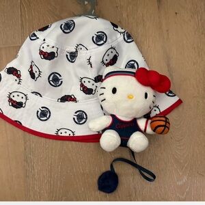 Hello Kitty White and Red bucket Hat with plush hello kitty magnetic pal